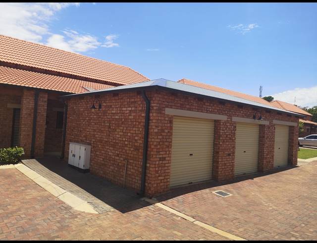 2 BEDROOM TOWNHOUSE FOR SALE IN EQUESTRIA
